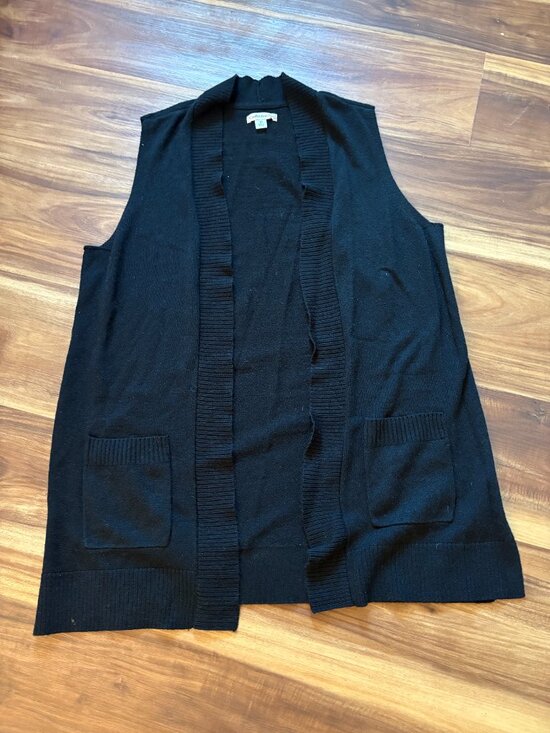 croft & barrow Sweaters - Ladies' black sweater vest with pockets